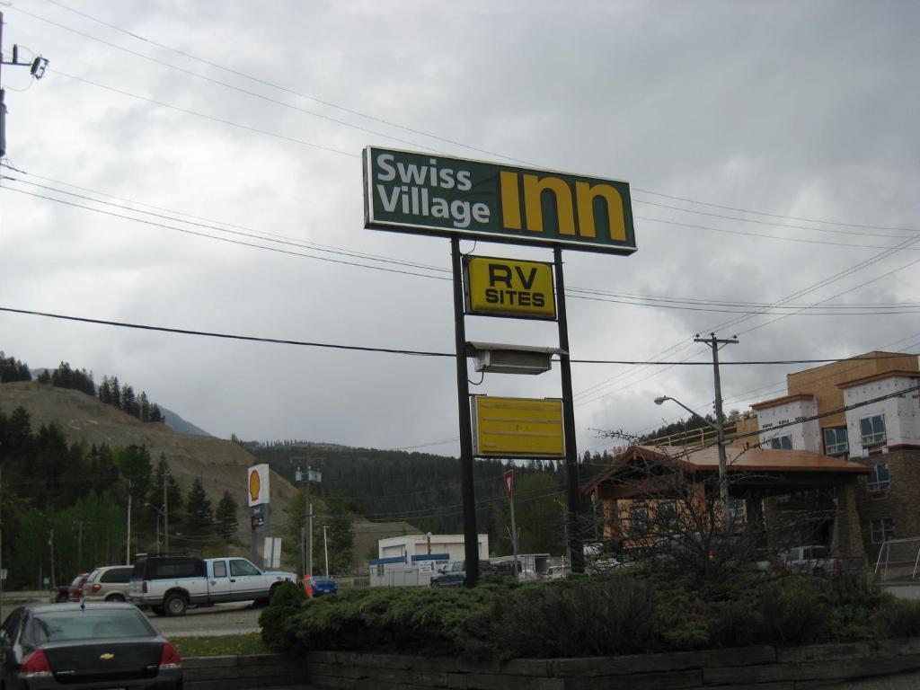 Swiss Village Inn ゴールデン エクステリア 写真